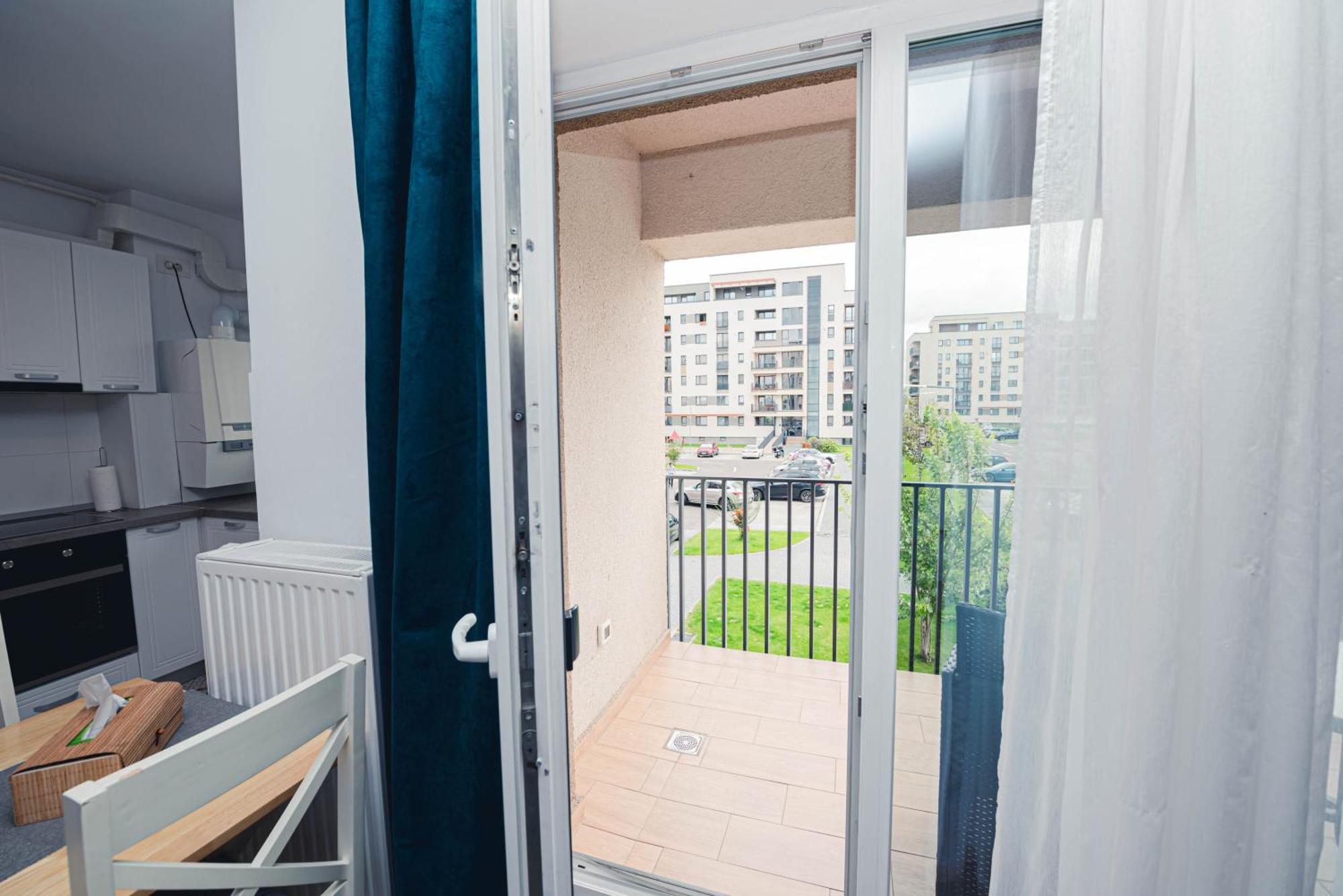White Mood Apartment 2 Брашов Екстериор снимка